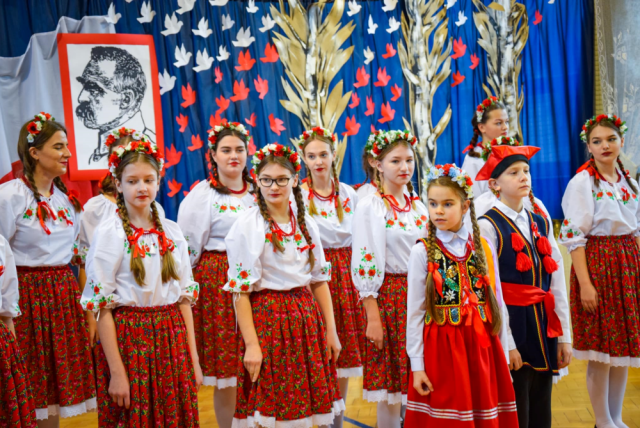 Czarny Bór - uczniowie szkoły w Polsce